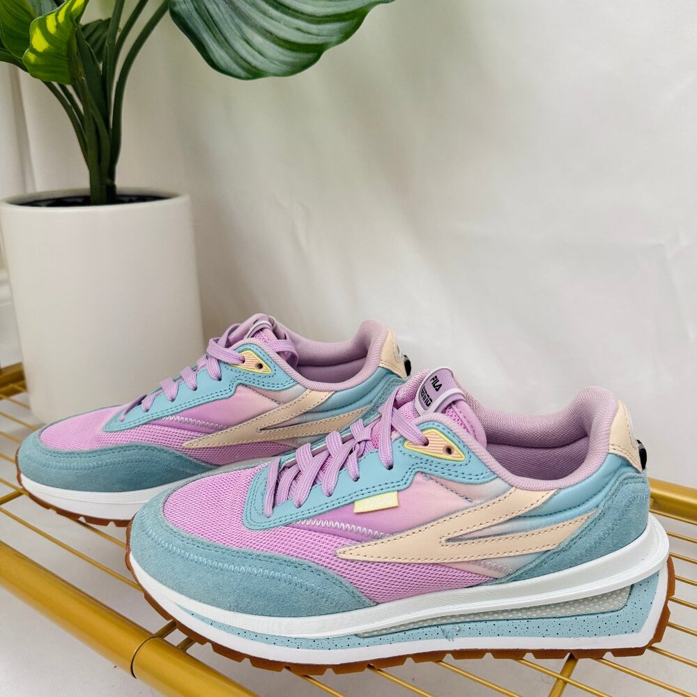 Fila Women's Renno Sneakers Crystal Blue and Winsome Orchid Size 5!